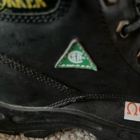 Size 6.5 CSA approved work boots - Picture 4 of 10